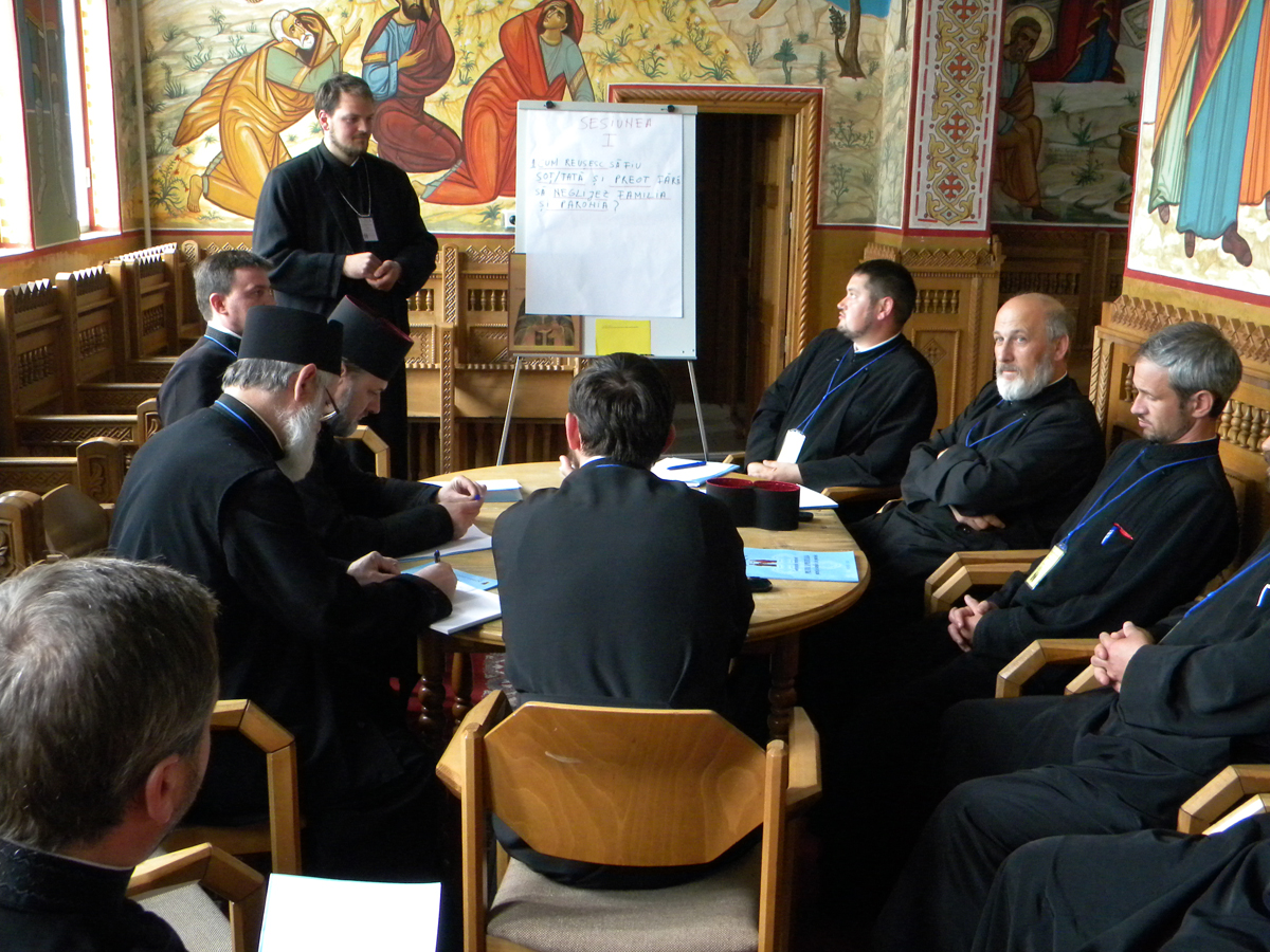 &quot;Şi familia preotului, cu toată soliditatea ei, este aşezată sub o presiune imensă&quot;