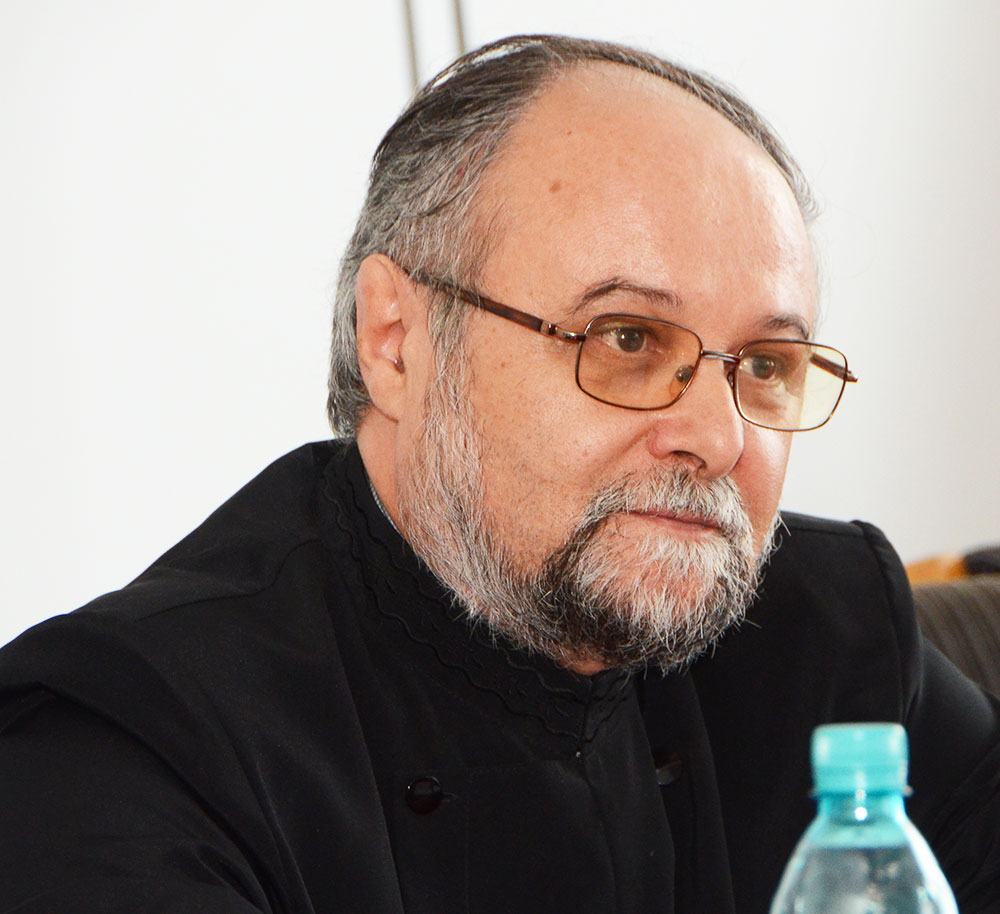 „La simplitatea descrisă în Fericirea întâi nu se ajunge uşor”