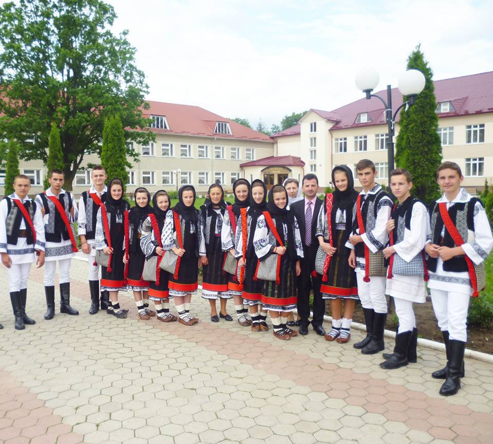 Parteneriat între Liceul Tehnologic ,,Ion Nistor” din Vicovu de Sus și Gimnaziul din Crasna-Cernăuți