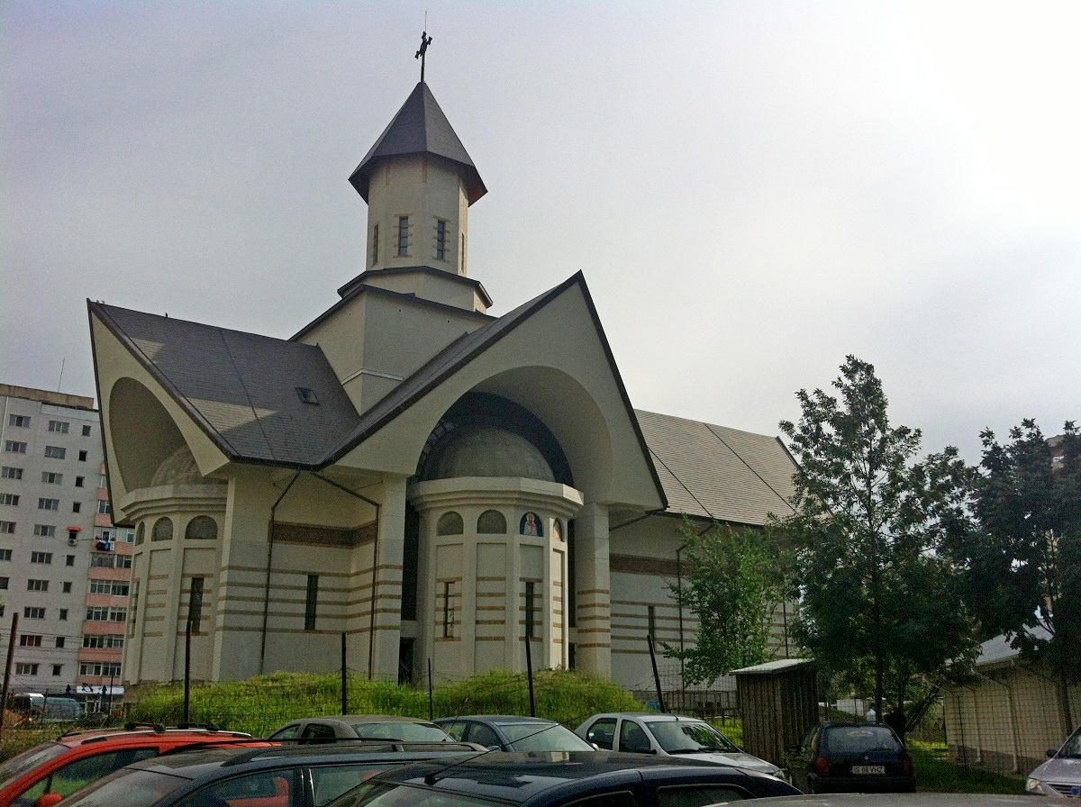 &quot;Să ne bucurăm pentru că putem să zidim biserici&quot;