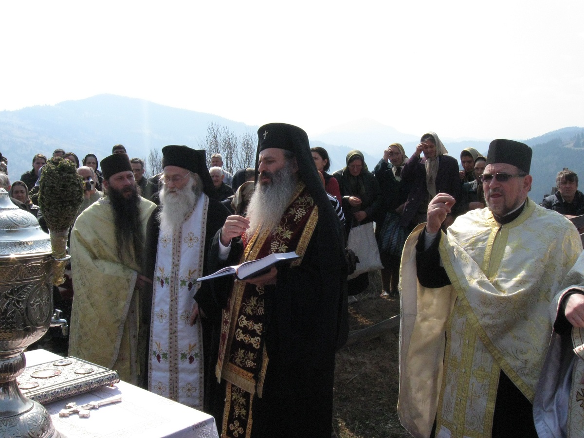 In memorian: Părintele Justin Pârvu, la punerea pietrei de temelie a Schitului Buba