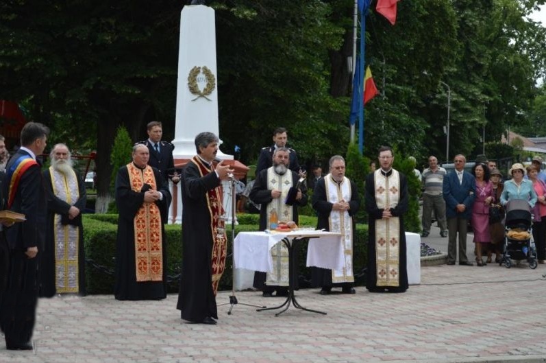 Comemorarea eroilor la Moineşti