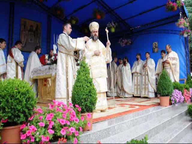 Cuvântul IPS Ciprian la Sărbătoarea Sfinților Apostoli Petru și Pavel – Huși, 2013