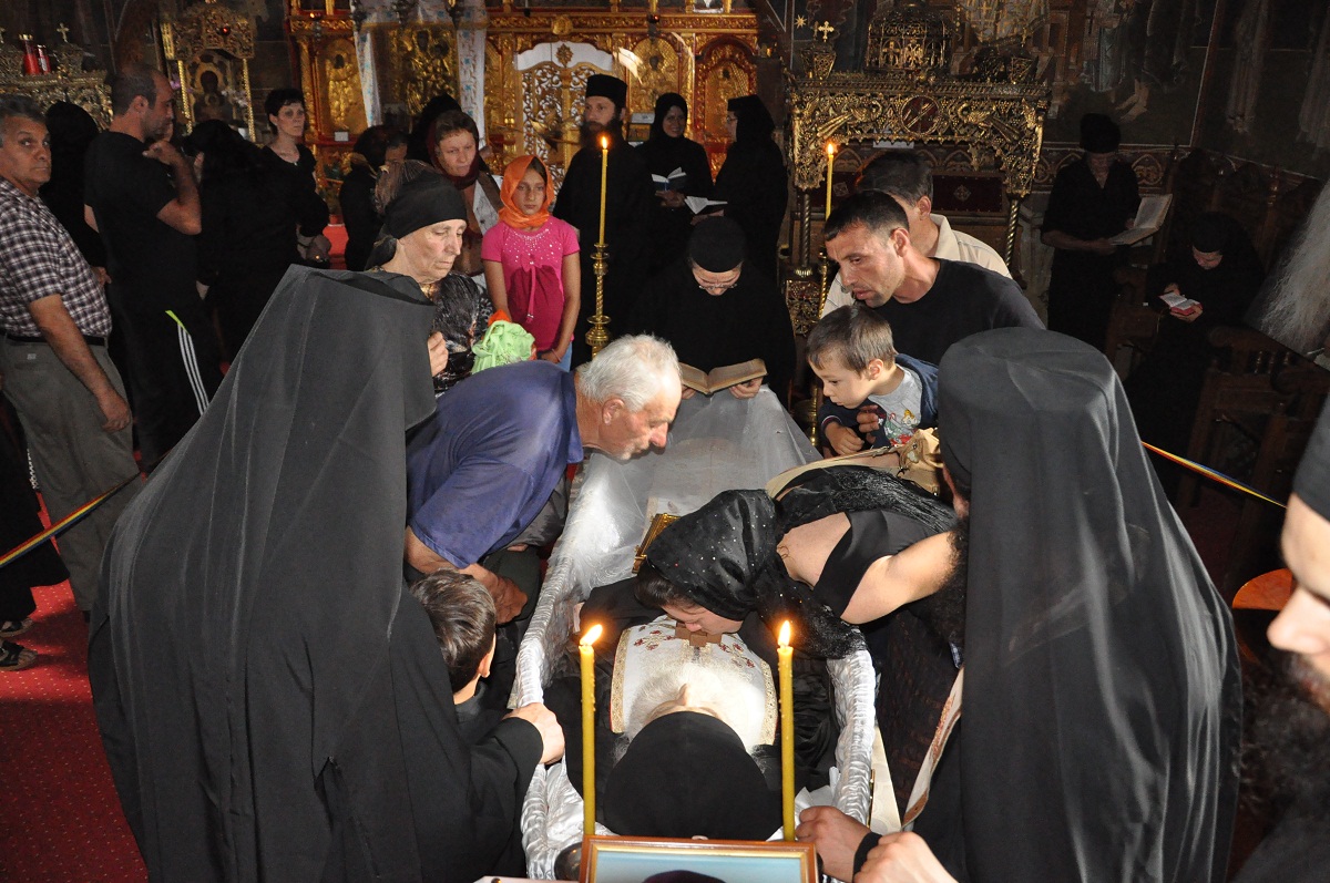 &quot;Părintele Justin culege seminţele iubirii semănate de-a lungul vieţii&quot;