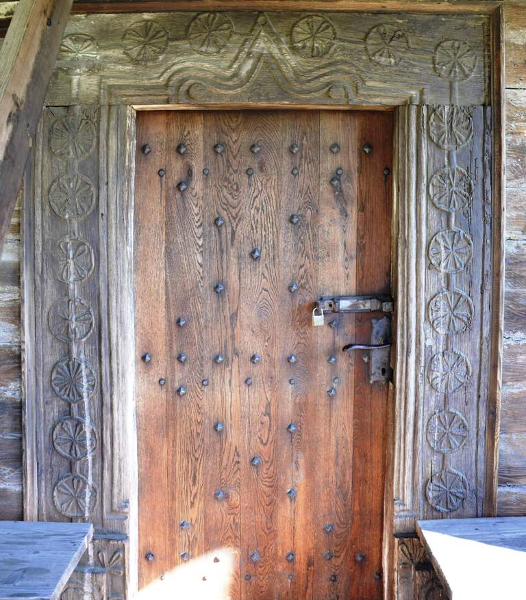 Bisericuţa din Brăeşti, o capodoperă a artei lemnului