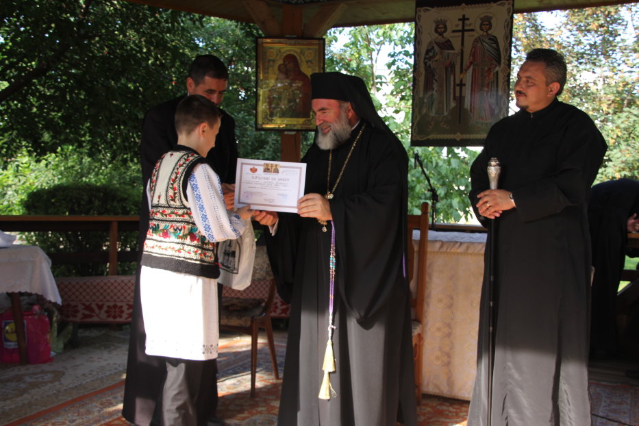 Recunoștință și premii pentru cei mai buni elevi băcăuani