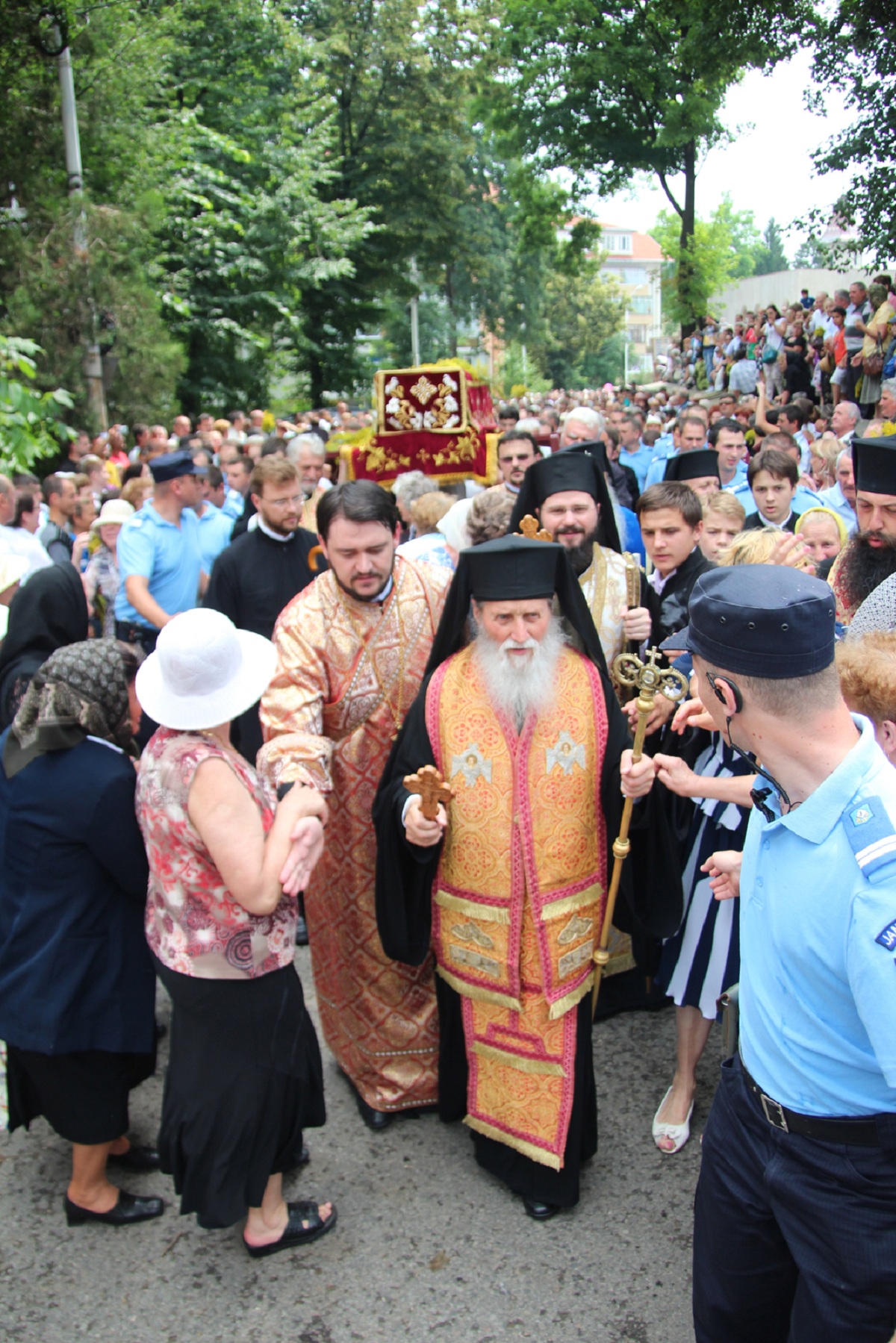 Procesiune cu moaştele Sfântului Ioan cel Nou de la Suceava