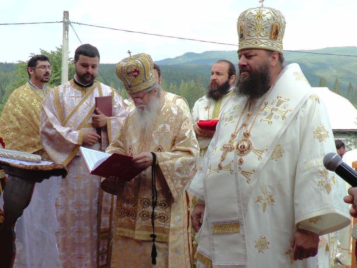 "Oamenii se sfinţesc atunci când ridică sau înfrumuseţează o biserică" "Oamenii se sfinţesc atunci când ridică sau înfrumuseţează o biserică"