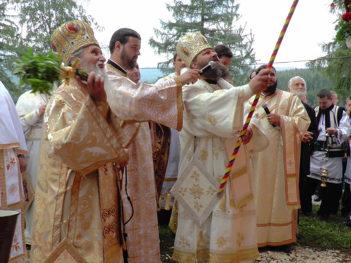 &quot;Oamenii se sfinţesc atunci când ridică sau înfrumuseţează o biserică&quot;