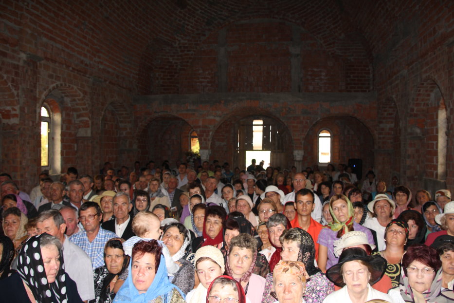 Prima liturghie arhierească în biserica Mănăstirii Calapodeşti