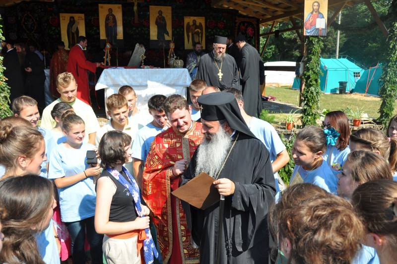 330 de tineri, în tabără la Nemțișor