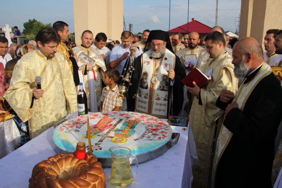 Sfinţirea clopotniţei parohiei Cordun, Protopopiatul Roman