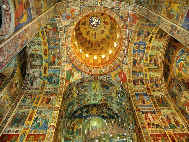 De ce e grozav să mergi din nou la biserică