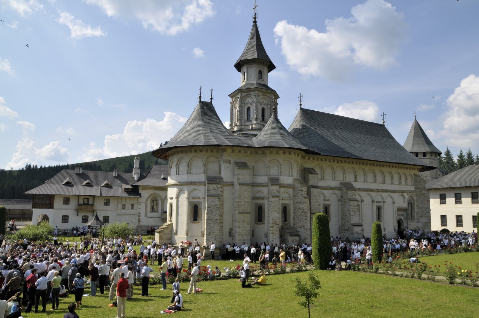 Sfântul Voievod Ştefan cel Mare, cinstit la Mănăstirea Putna Sfântul Voievod Ştefan cel Mare, cinstit la Mănăstirea Putna