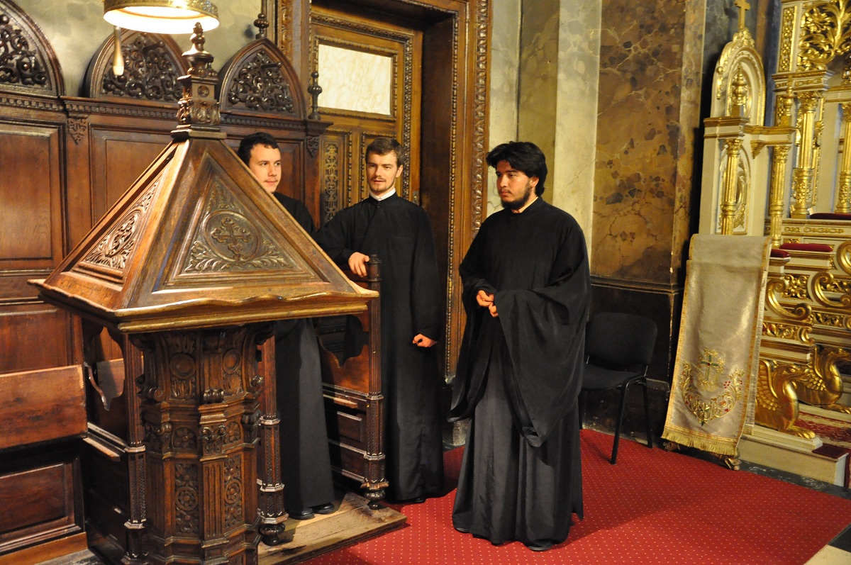 Parastas pentru patriarhul Teoctist la Catedrala mitropolitană din Iaşi