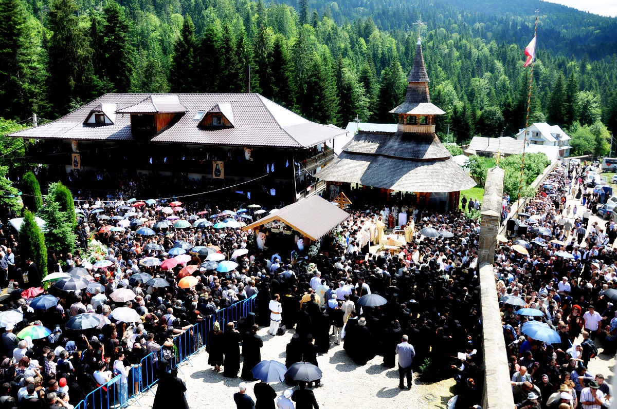 Parastas pentru părintele Justin Pârvu