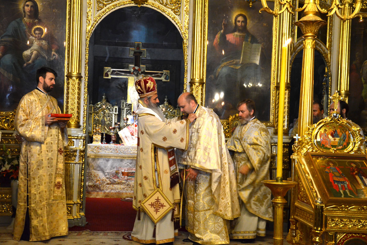 Absolvenţii Facultăţii de Teologie au depus jurământul de credinţă