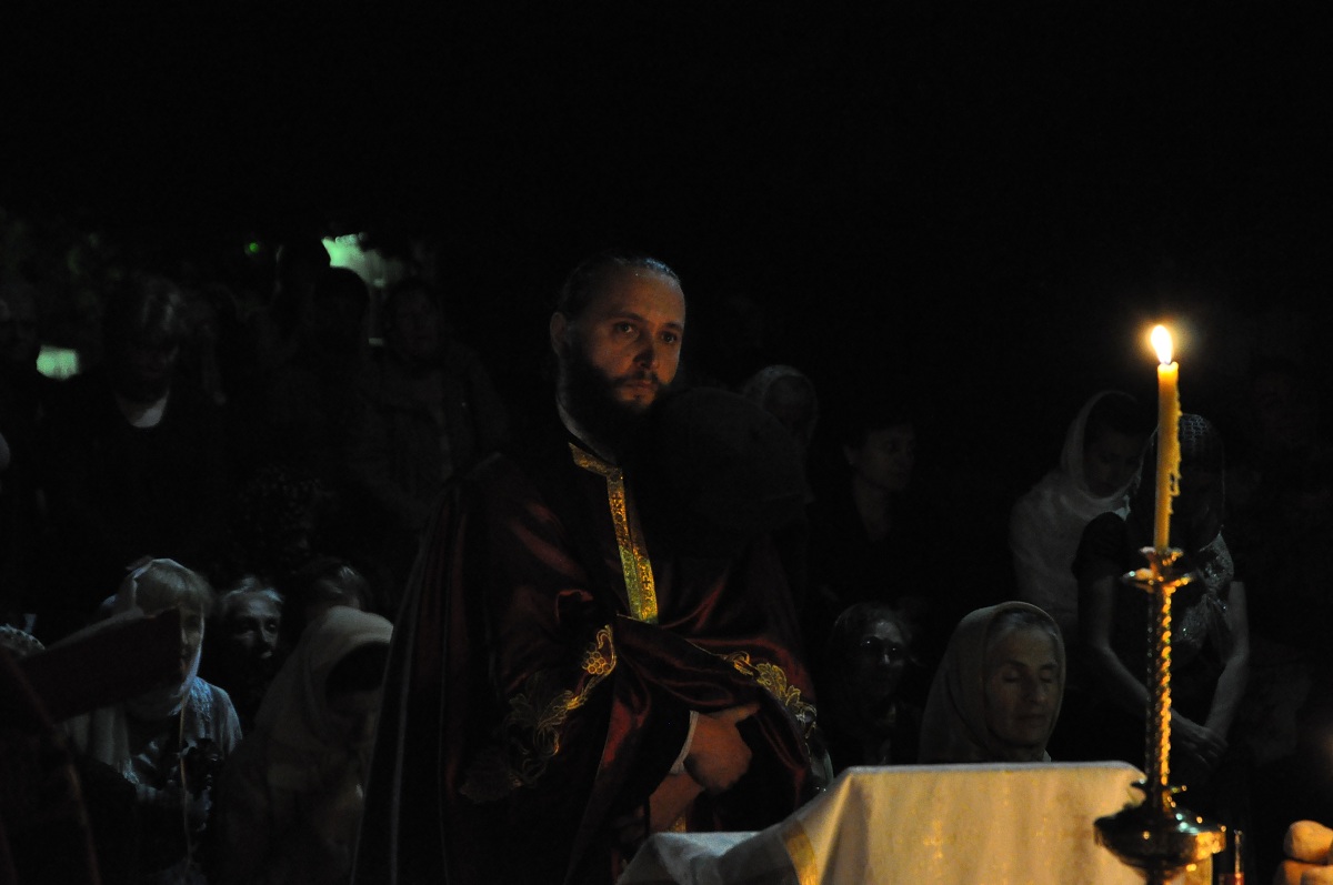 Priveghere de toată noaptea la Mănăstirea Bucium