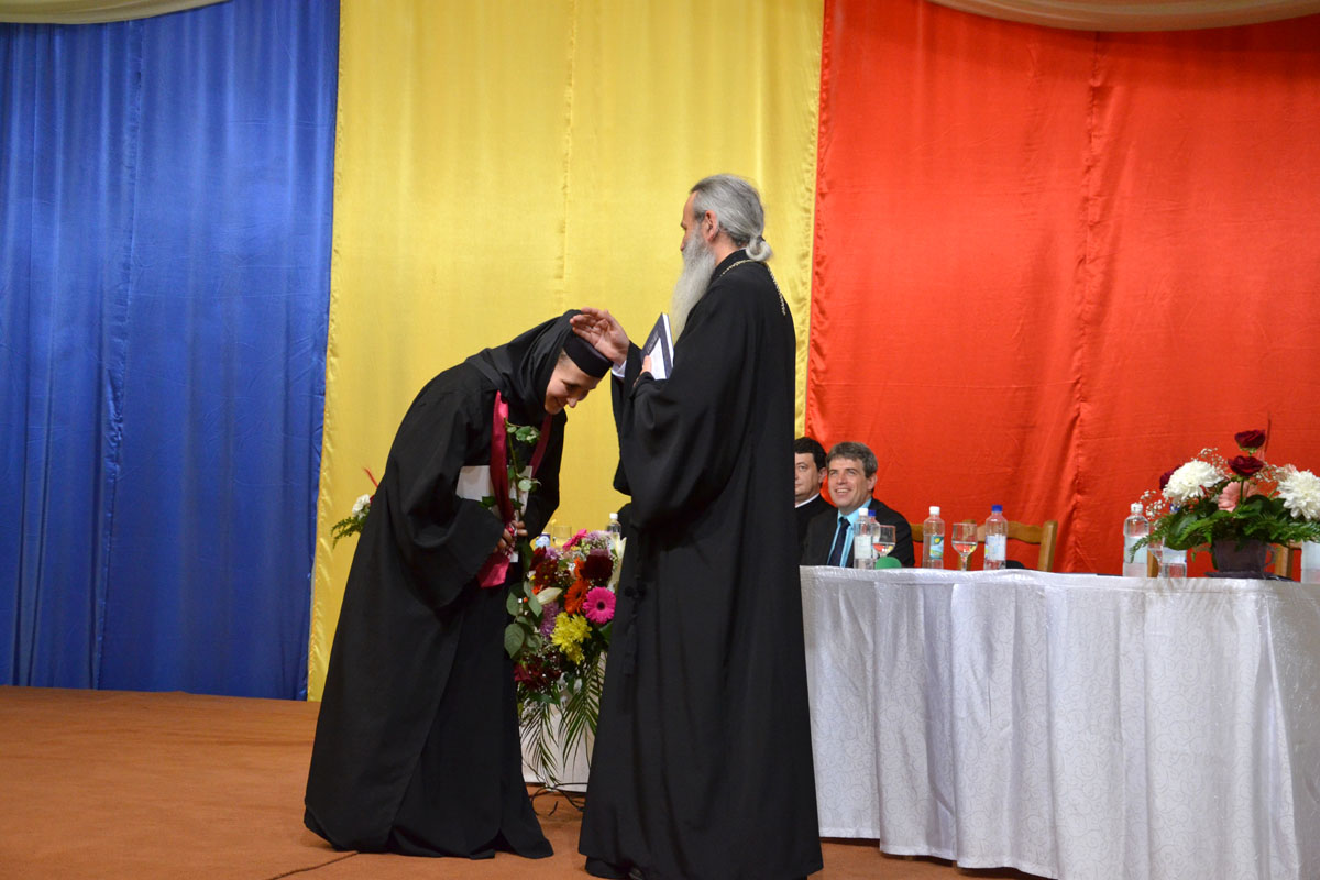 Absolvenţii Facultăţii de Teologie au depus jurământul de credinţă