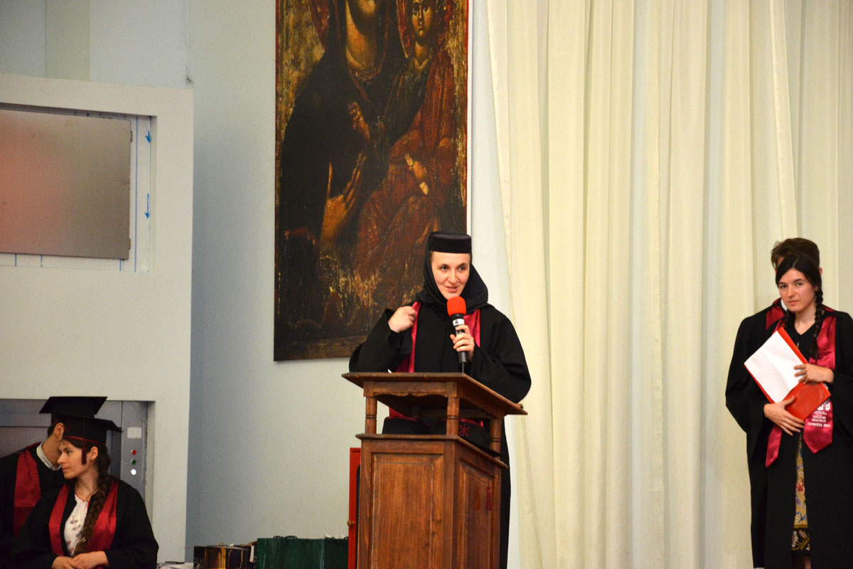 Absolvenţii Facultăţii de Teologie au depus jurământul de credinţă