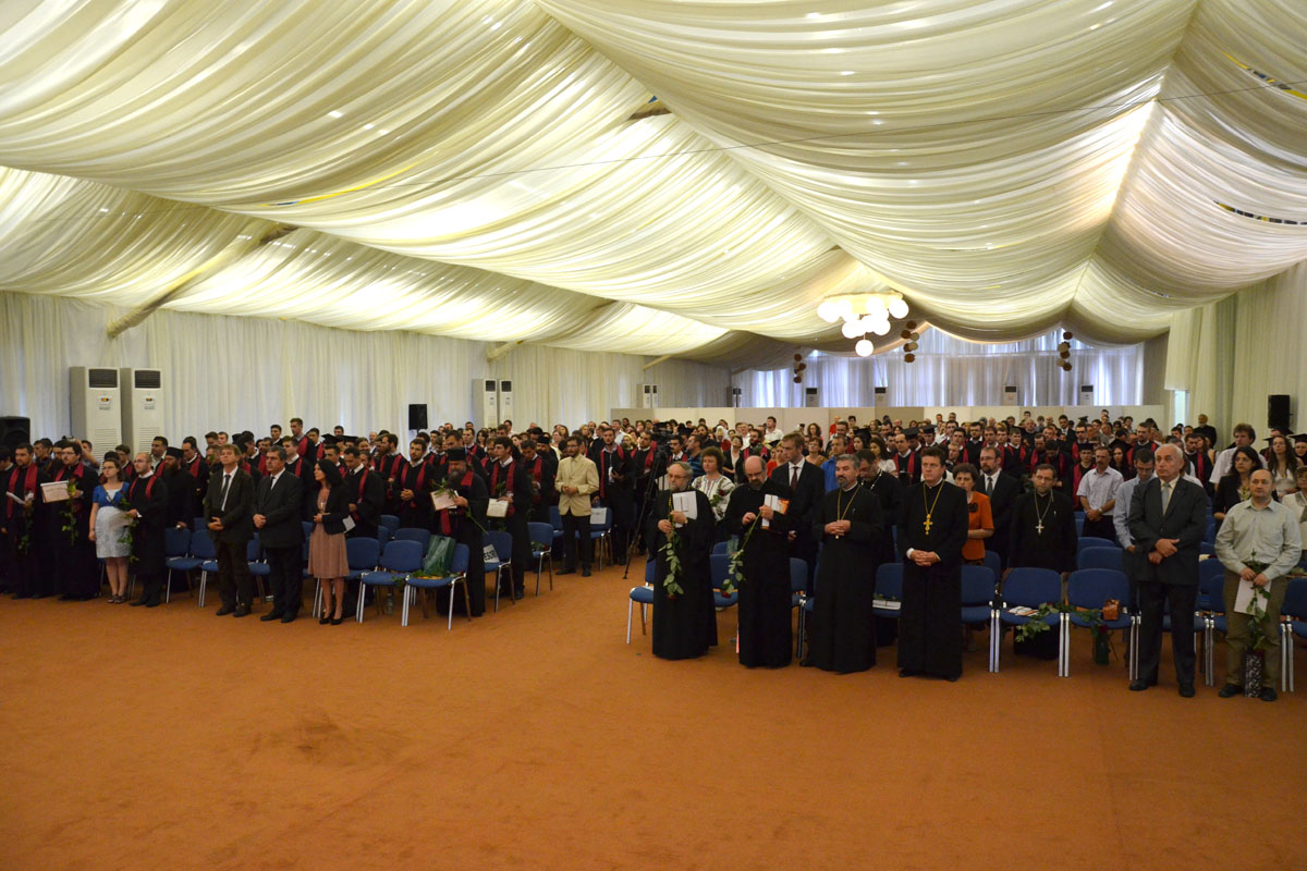 Absolvenţii Facultăţii de Teologie au depus jurământul de credinţă