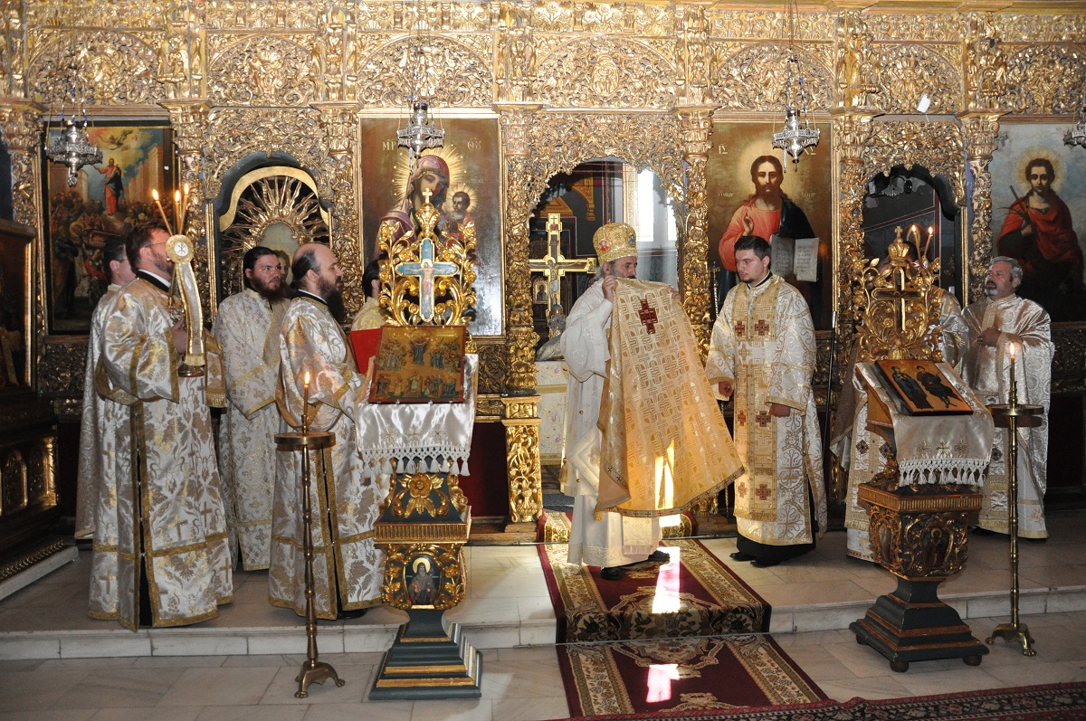Sfântă Liturghie arhierească, în cadrul manifestărilor Masterclass-ului de Cânt Bizantin de la Iaşi