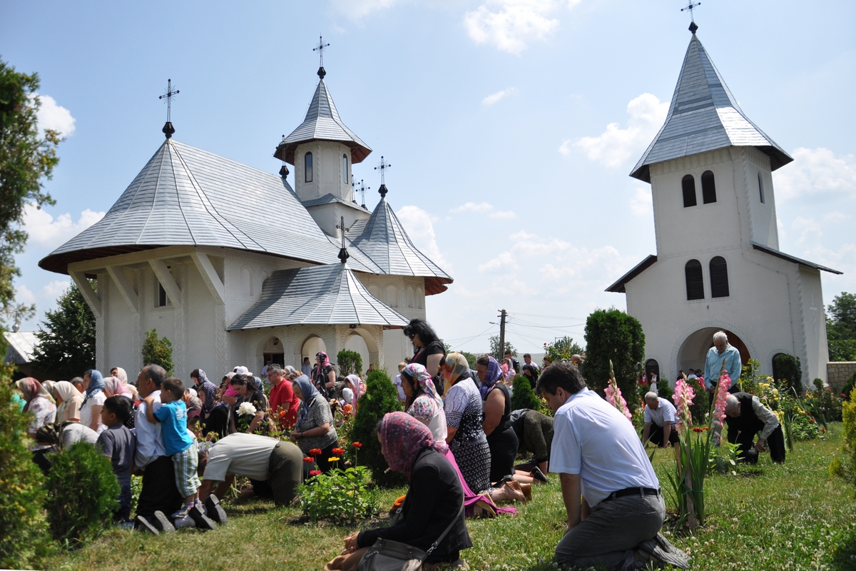 Aflarea moaştelor Sf. Cuv. Serafim de Sarov, hramul de vară al Mănăstirii Eșanca