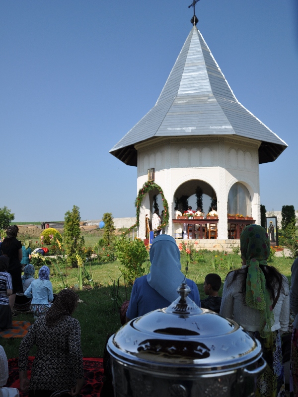 Aflarea moaştelor Sf. Cuv. Serafim de Sarov, hramul de vară al Mănăstirii Eșanca