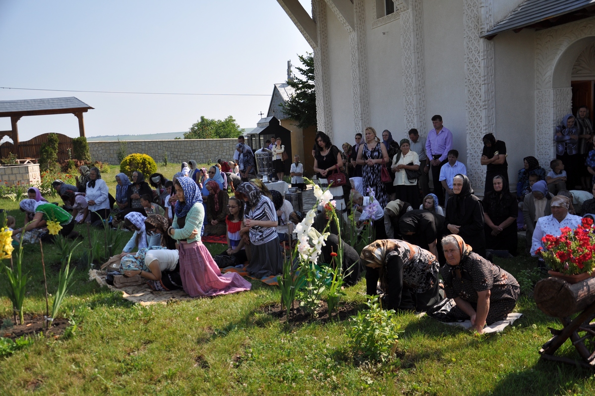 Aflarea moaştelor Sf. Cuv. Serafim de Sarov, hramul de vară al Mănăstirii Eșanca