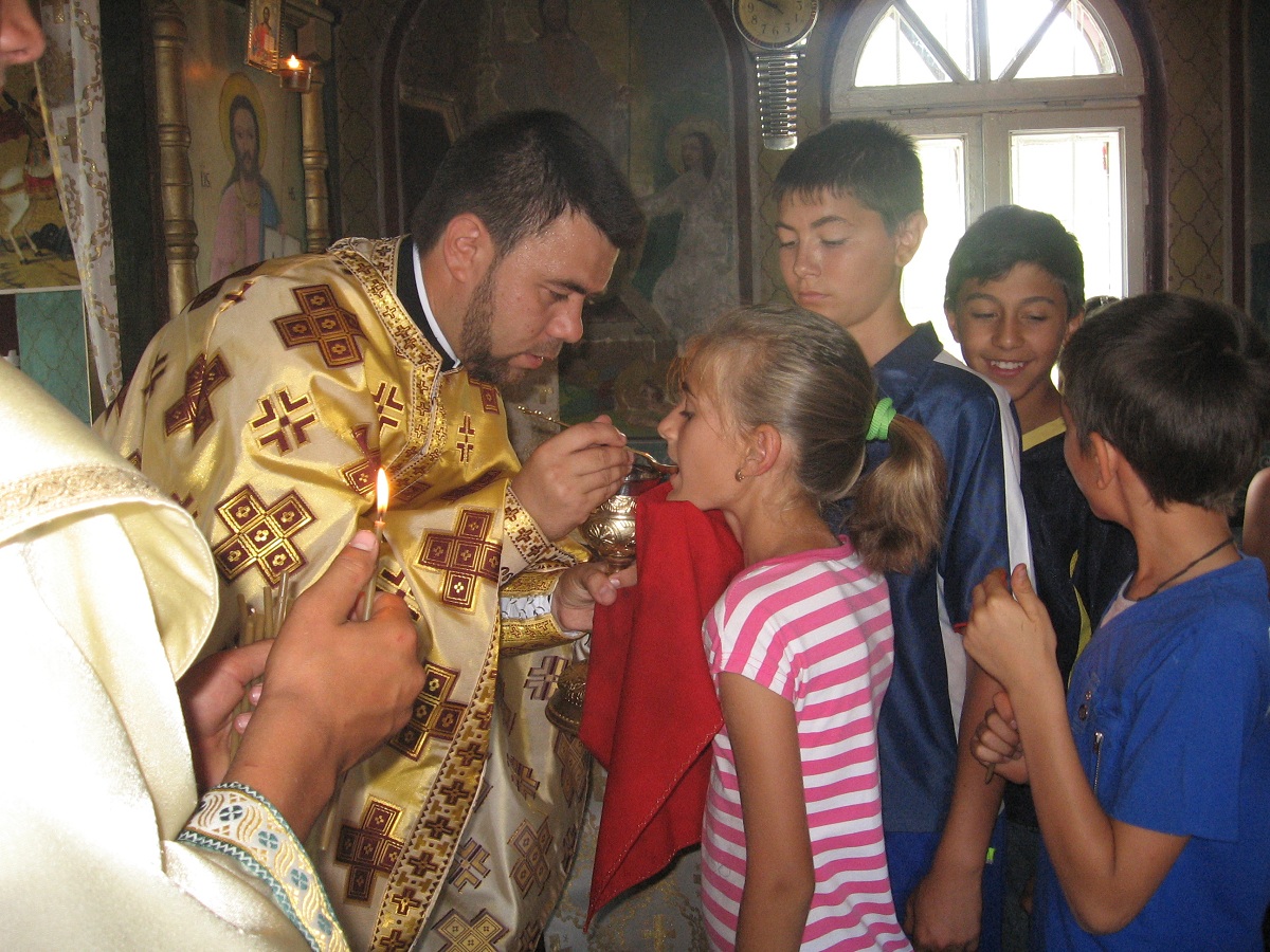 &quot;Tabăra din pridvorul satului&quot; în parohia Stânca-Roznovanu