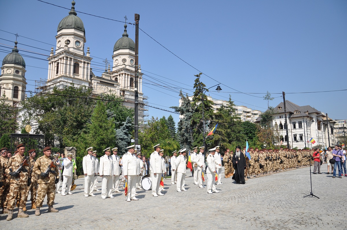 Militarii ieşeni care vor pleca în Afganistan, binecuvântaţi de IPS Teofan