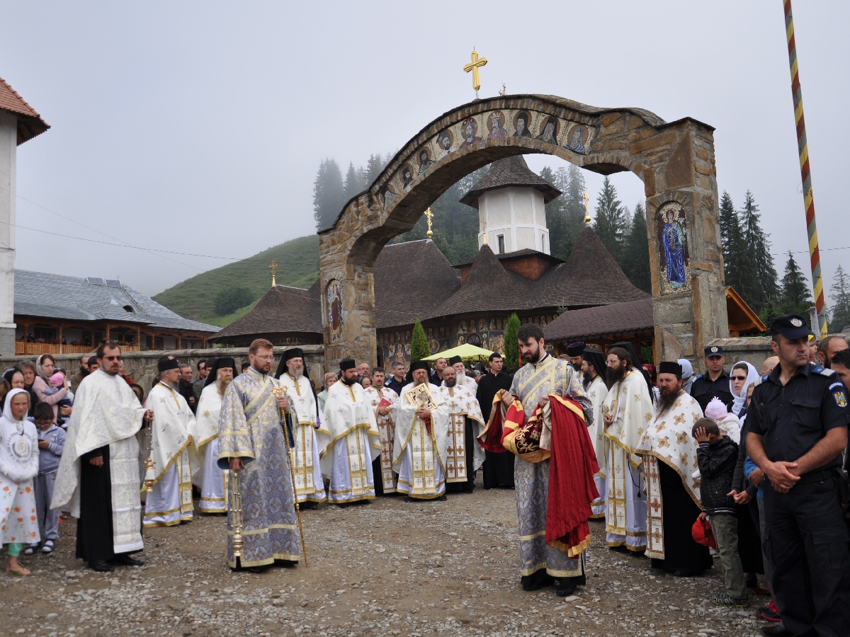 O inimă cât o țară: părintele Justin Pârvu O inimă cât o țară: părintele Justin Pârvu