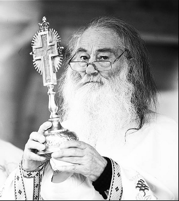 « Omul cinstit este cel care ştie rostul adevărat al societăţii »