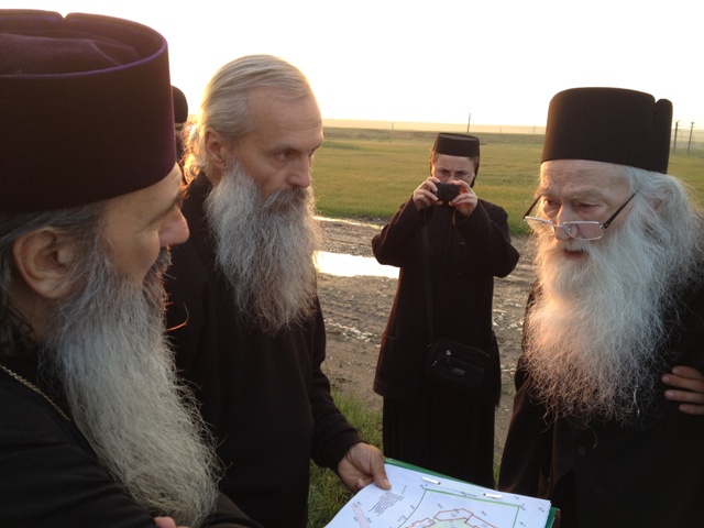 Parastas pentru părintele Justin Pârvu la Mănăstirea Poarta Albă-Galeșu