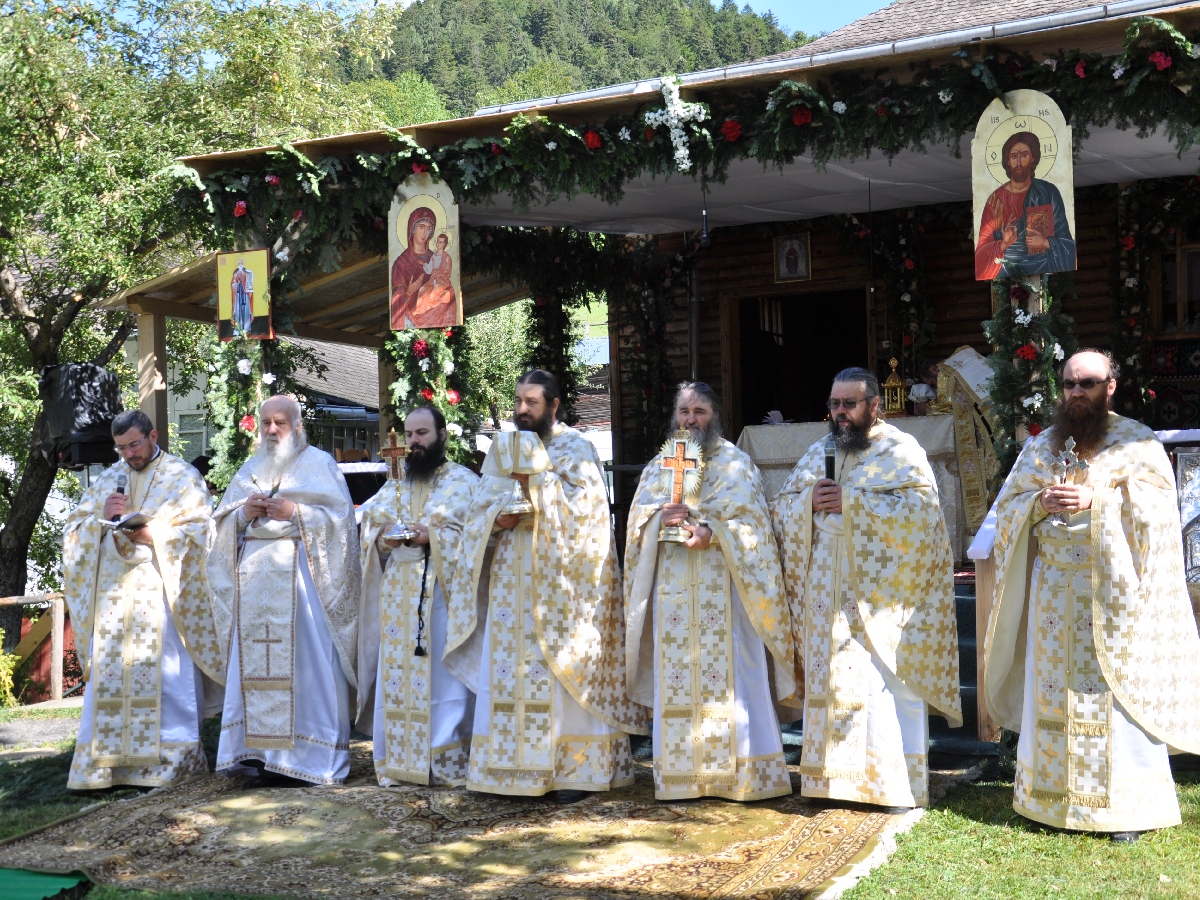 Agapia Veche, locul de întâlnire cu Sfinții Rafail și Partenie pentru numeroși pelerini