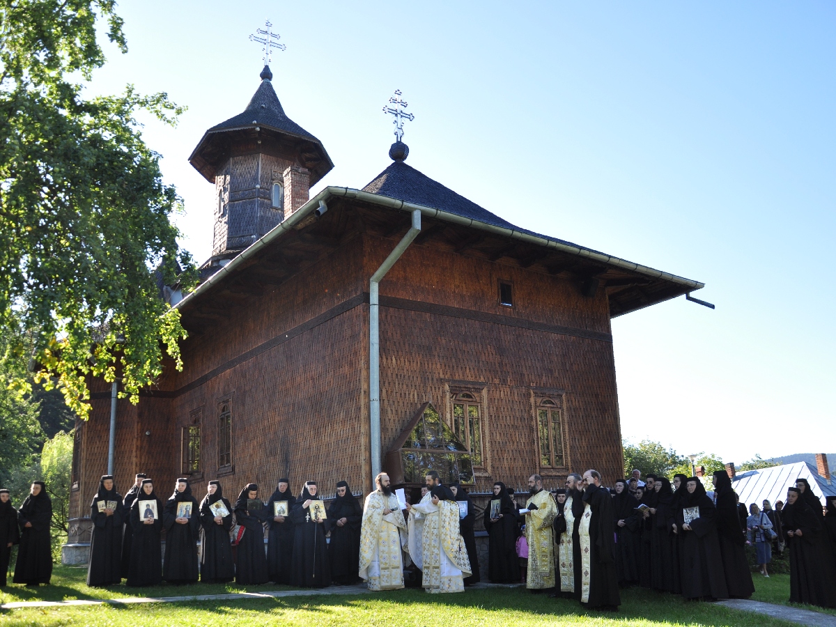 Agapia Veche, locul de întâlnire cu Sfinții Rafail și Partenie pentru numeroși pelerini