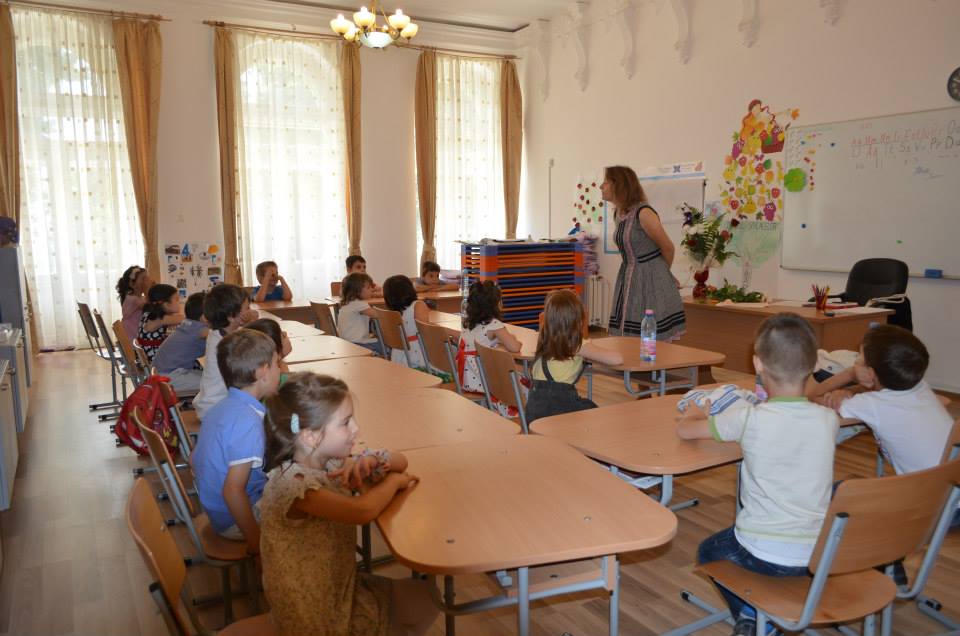 Program de vară la Şcoala „Varlaam Mitropolitul” şi la Grădiniţa „Buna Vestire”