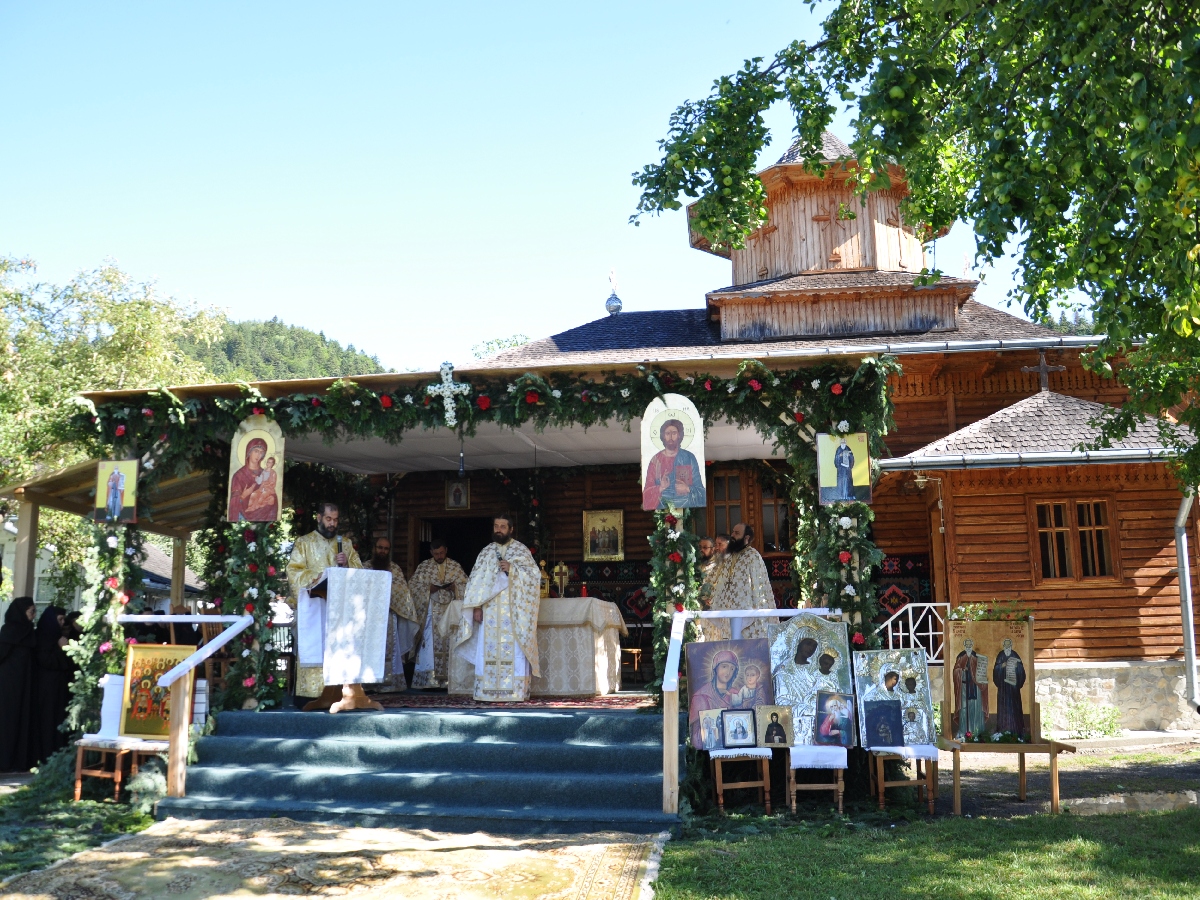 Agapia Veche, locul de întâlnire cu Sfinții Rafail și Partenie pentru numeroși pelerini