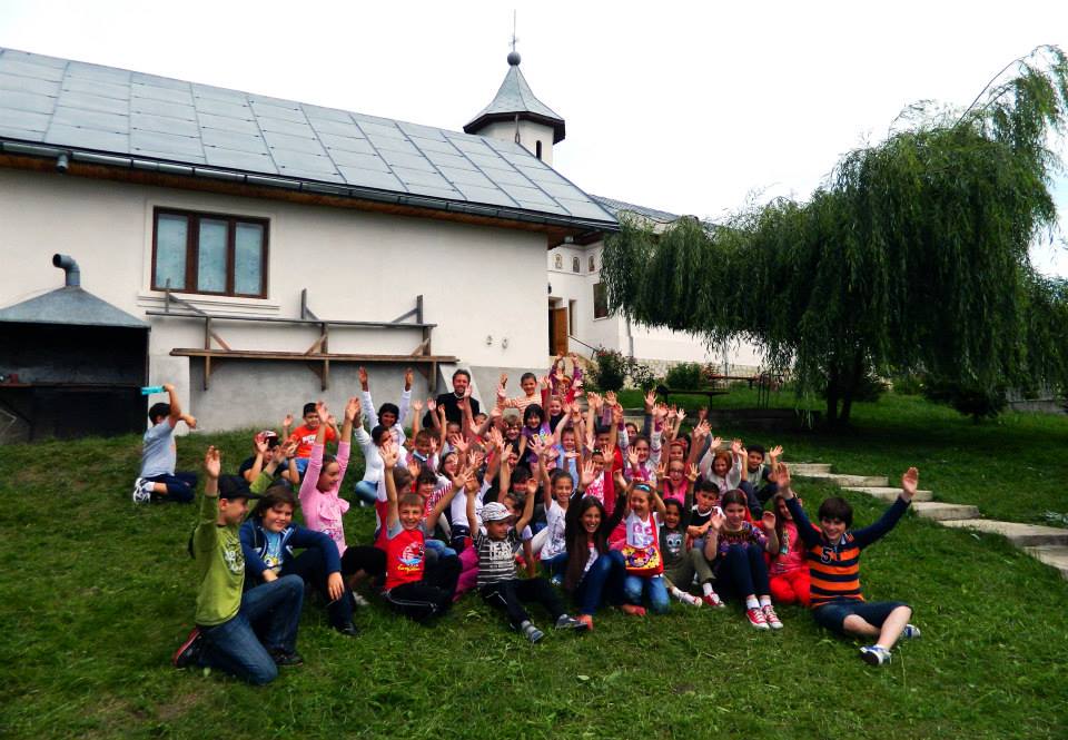 Tabăra de pictură „Ars Sacra” în parohia Izvoare