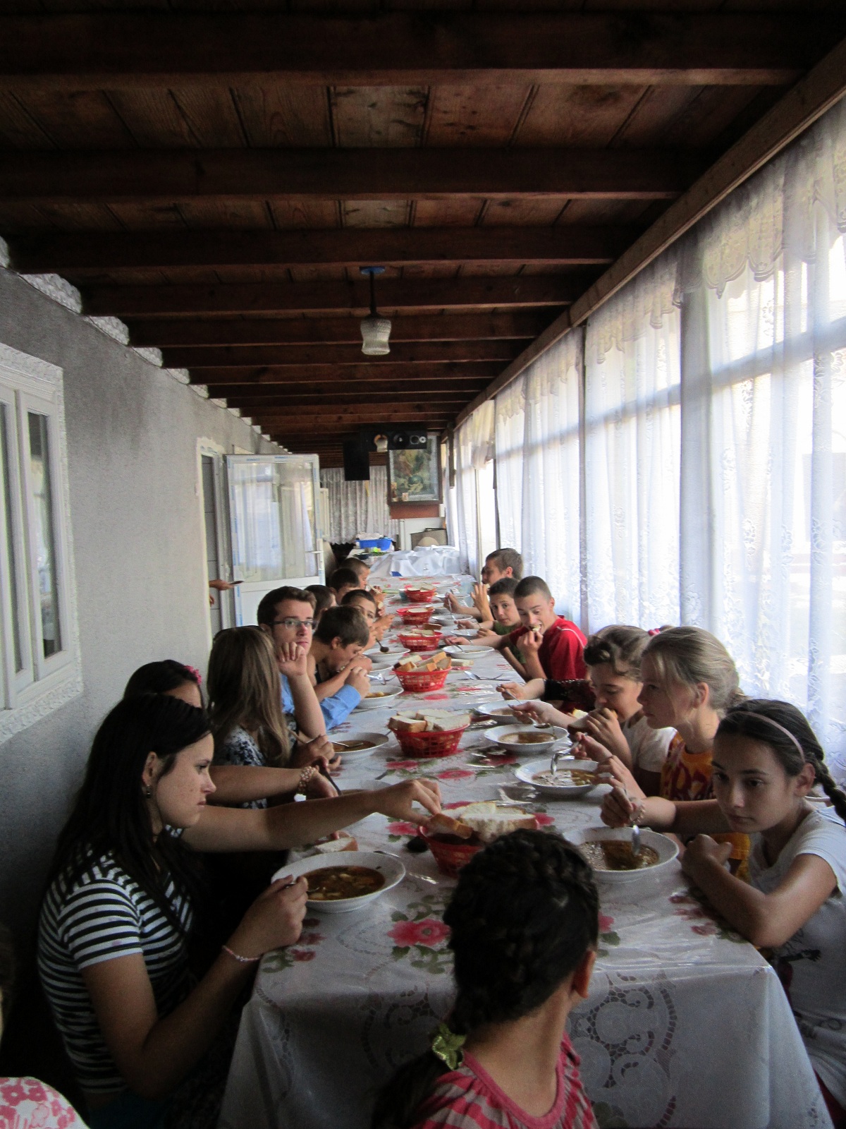 &quot;Şcolari la Mănăstirea Balş&quot;