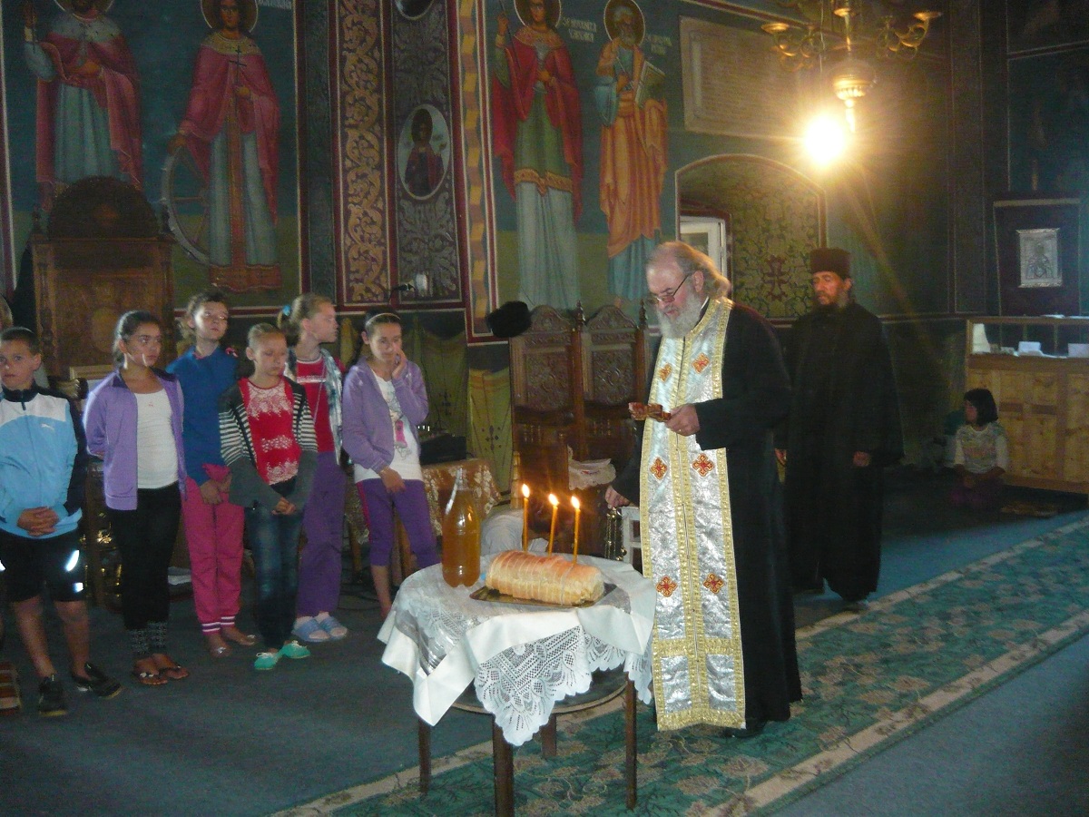 &quot;Şcolari la Mănăstirea Balş&quot;