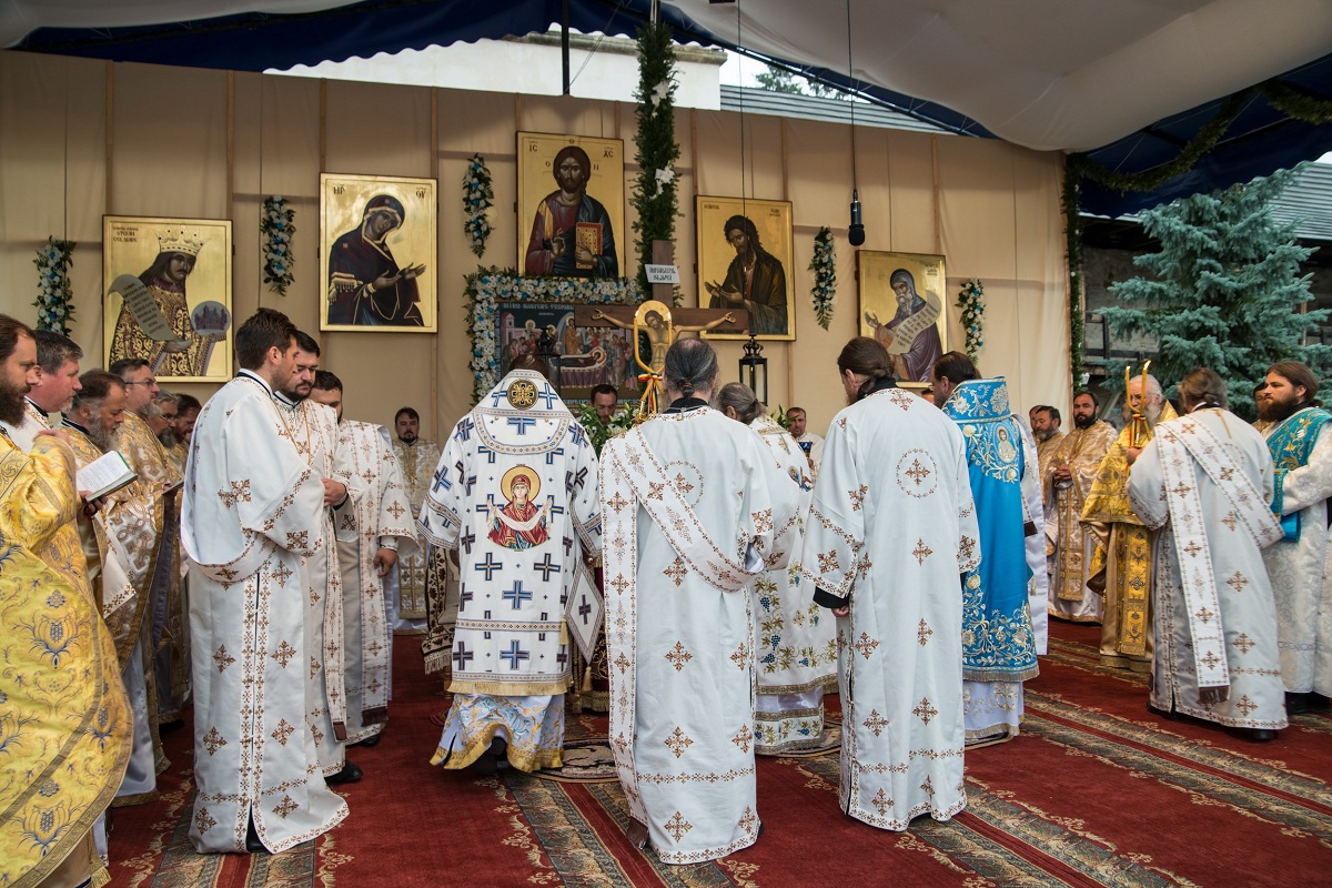 &quot;Maica Domnului a trăit în rugăciune, smerenie şi ascultare&quot;