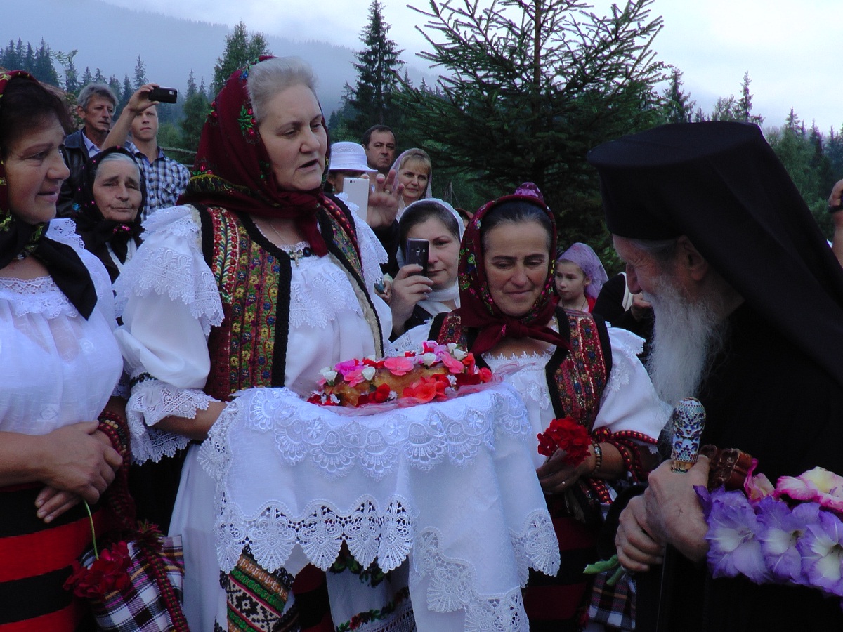 Binecuvântare arhierească la Mănăstirea Ciocăneşti