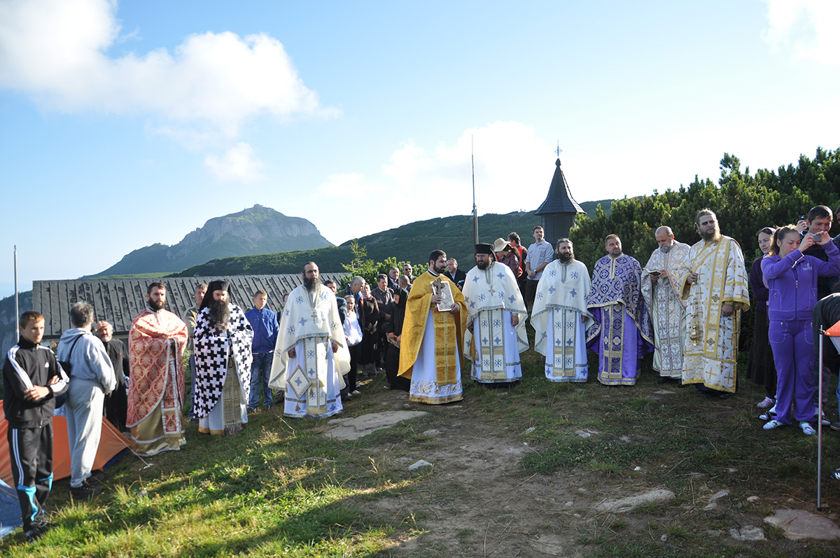 Hramul Mănăstirii Ceahlău - sărbătoarea credinței și a nevoinței duhovnicești