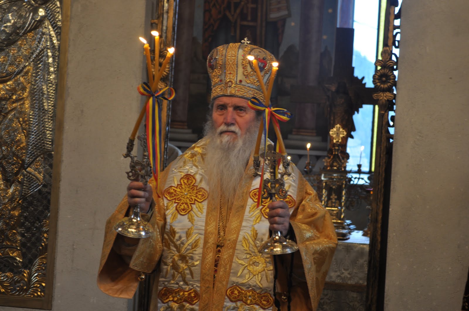 Înalt Preasfinţitul Arhiepiscop Pimen, la ceas aniversar Înalt Preasfinţitul Arhiepiscop Pimen, la ceas aniversar