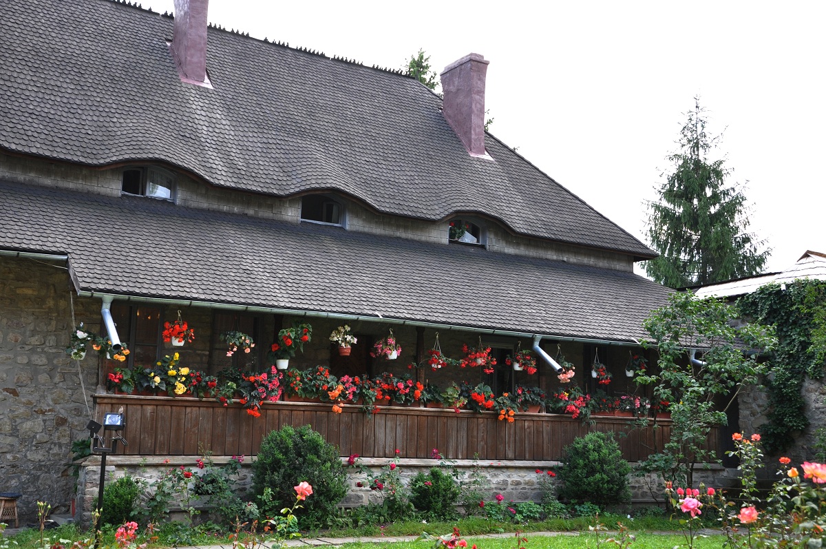 Biserica Mănăstirii Moldoviţa va fi resfinţită după aproape 500 de ani