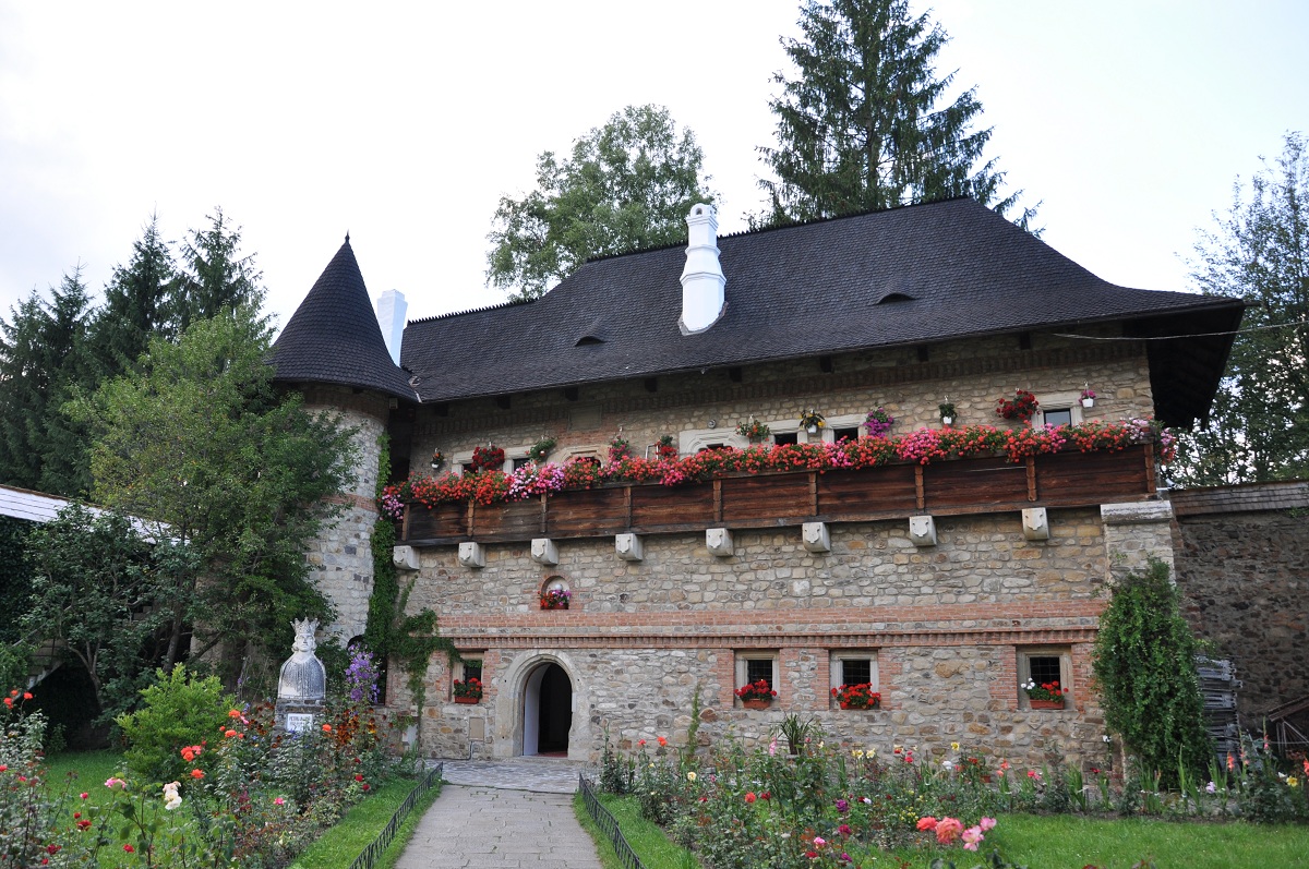 Biserica Mănăstirii Moldoviţa va fi resfinţită după aproape 500 de ani
