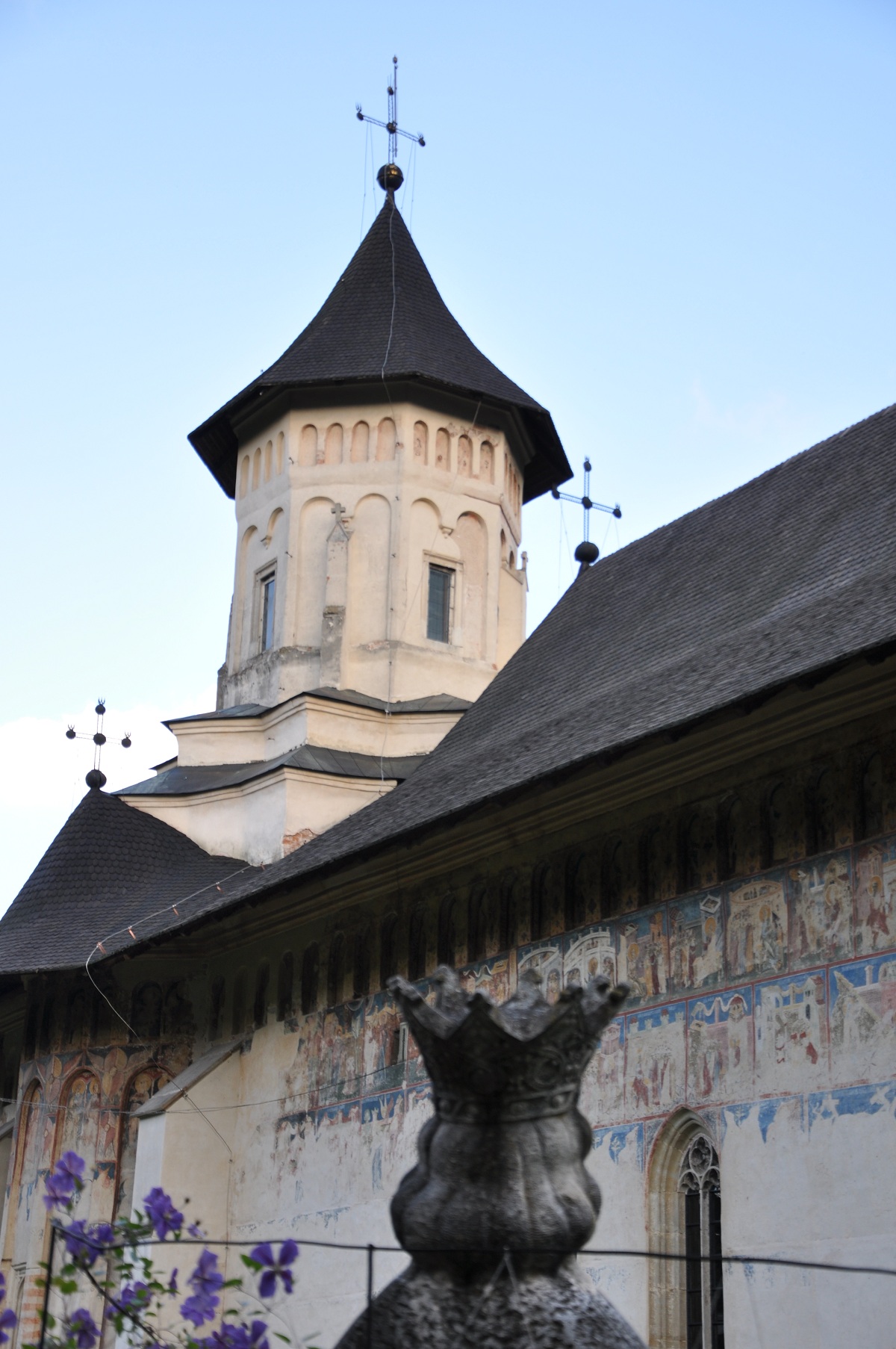 Biserica Mănăstirii Moldoviţa va fi resfinţită după aproape 500 de ani