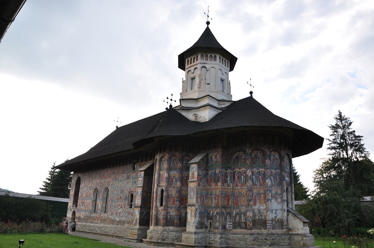 Biserica Mănăstirii Moldoviţa va fi resfinţită după aproape 500 de ani
