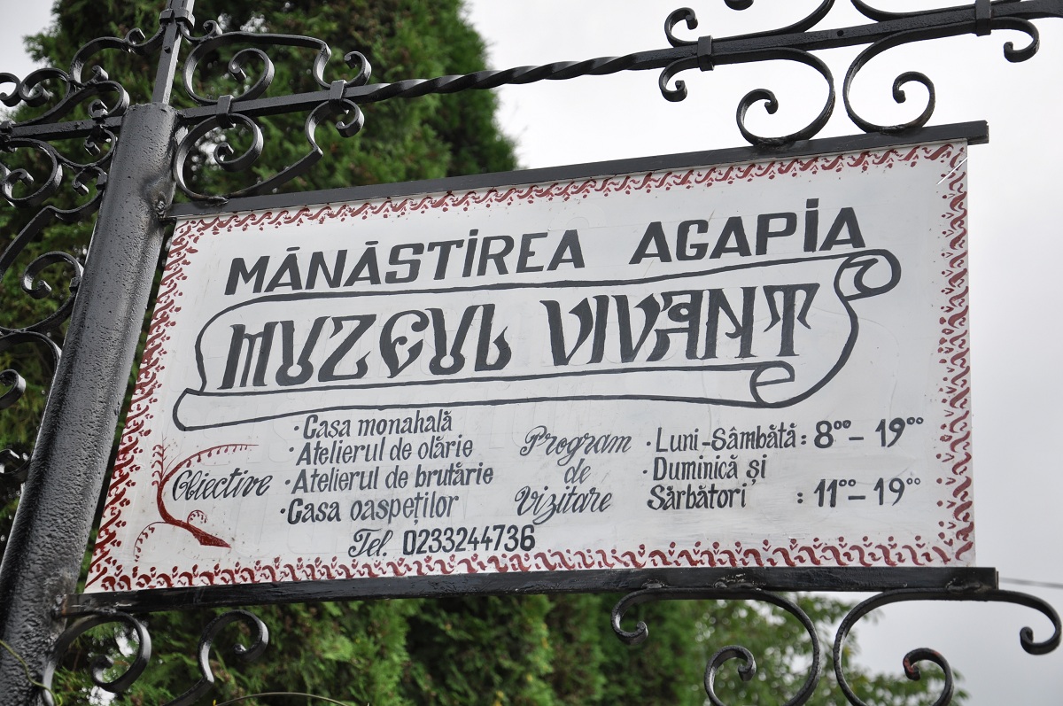 Noul „Muzeu vivant” al Mănăstirii Agapia, sfințit de către IPS Mitropolit Teofan